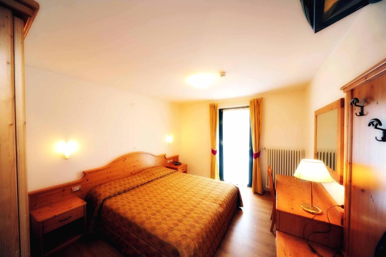 Hotel Cristallo Peio Ruang foto