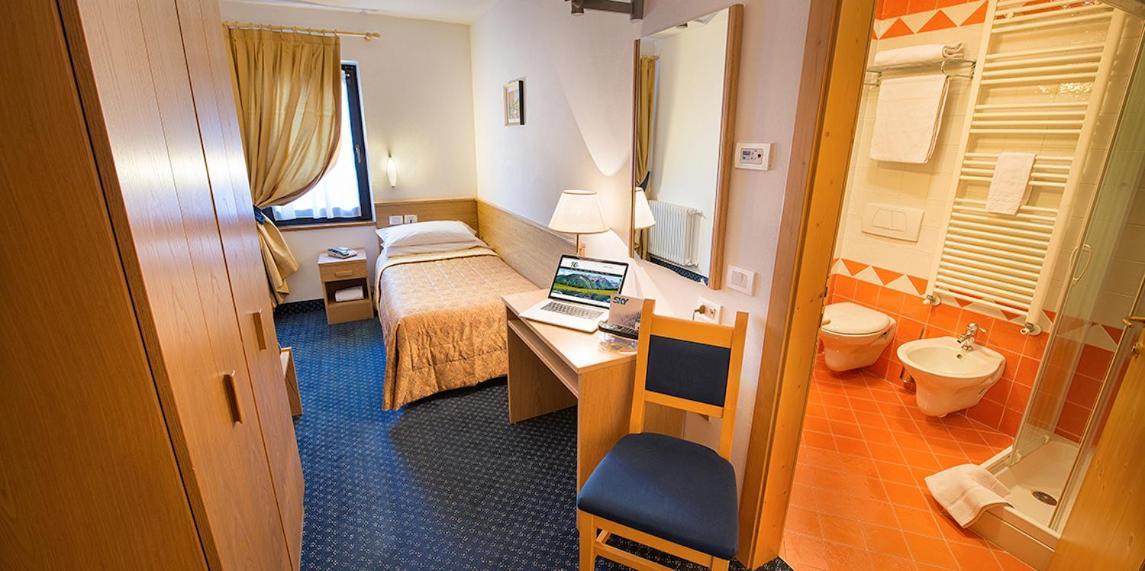 Hotel Cristallo Peio Ruang foto