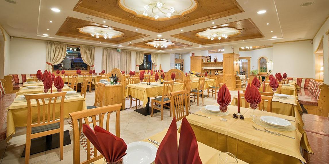 Hotel Cristallo Peio Bagian luar foto