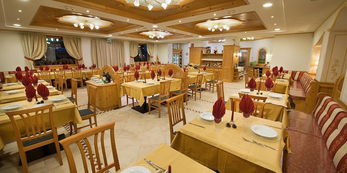 Hotel Cristallo Peio Bagian luar foto