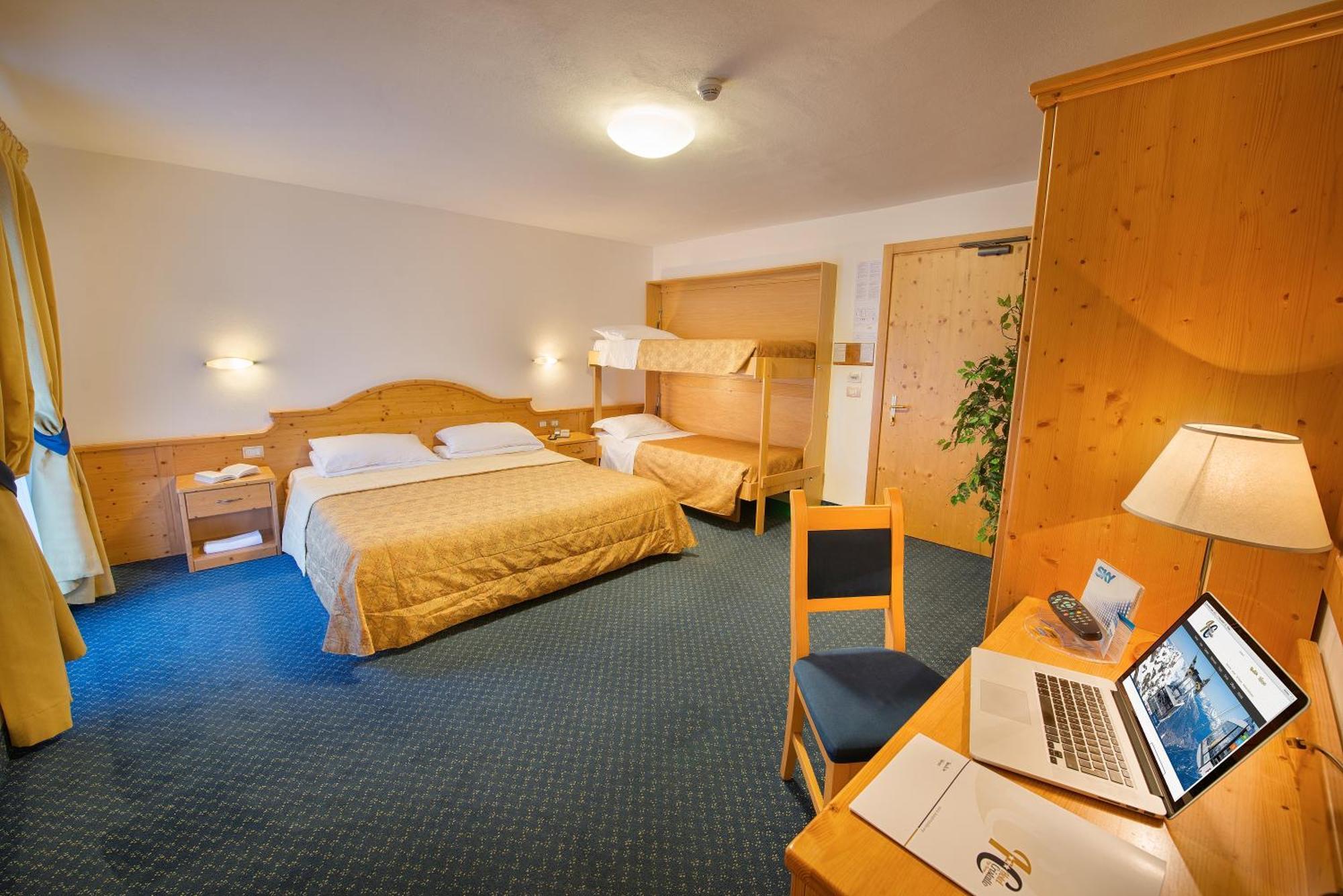 Hotel Cristallo Peio Bagian luar foto