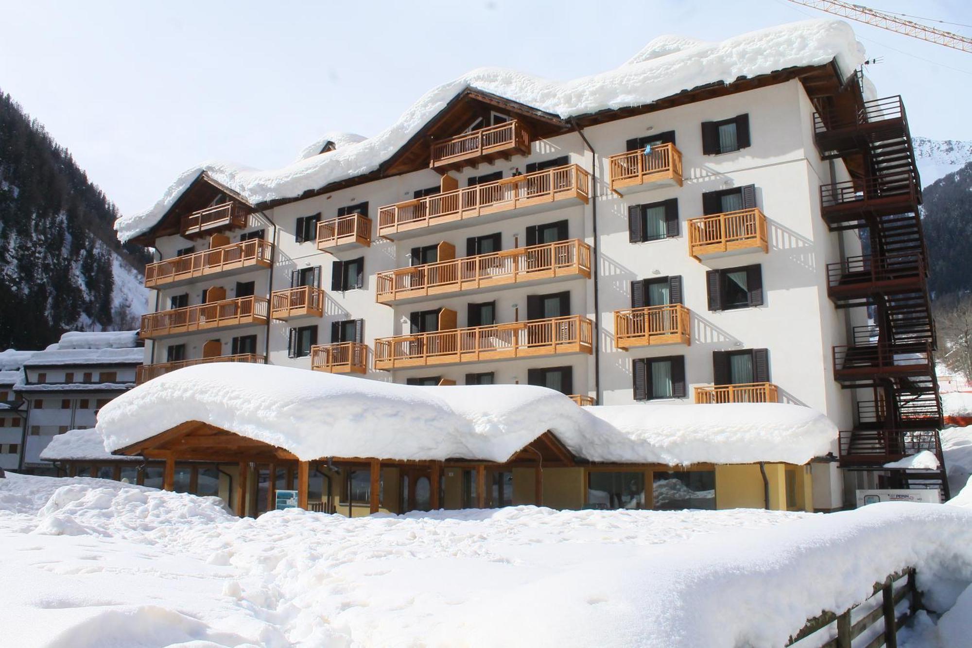 Hotel Cristallo Peio Bagian luar foto
